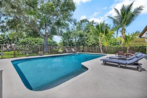 11850 Oak Leaf Drive Davie FL 33330