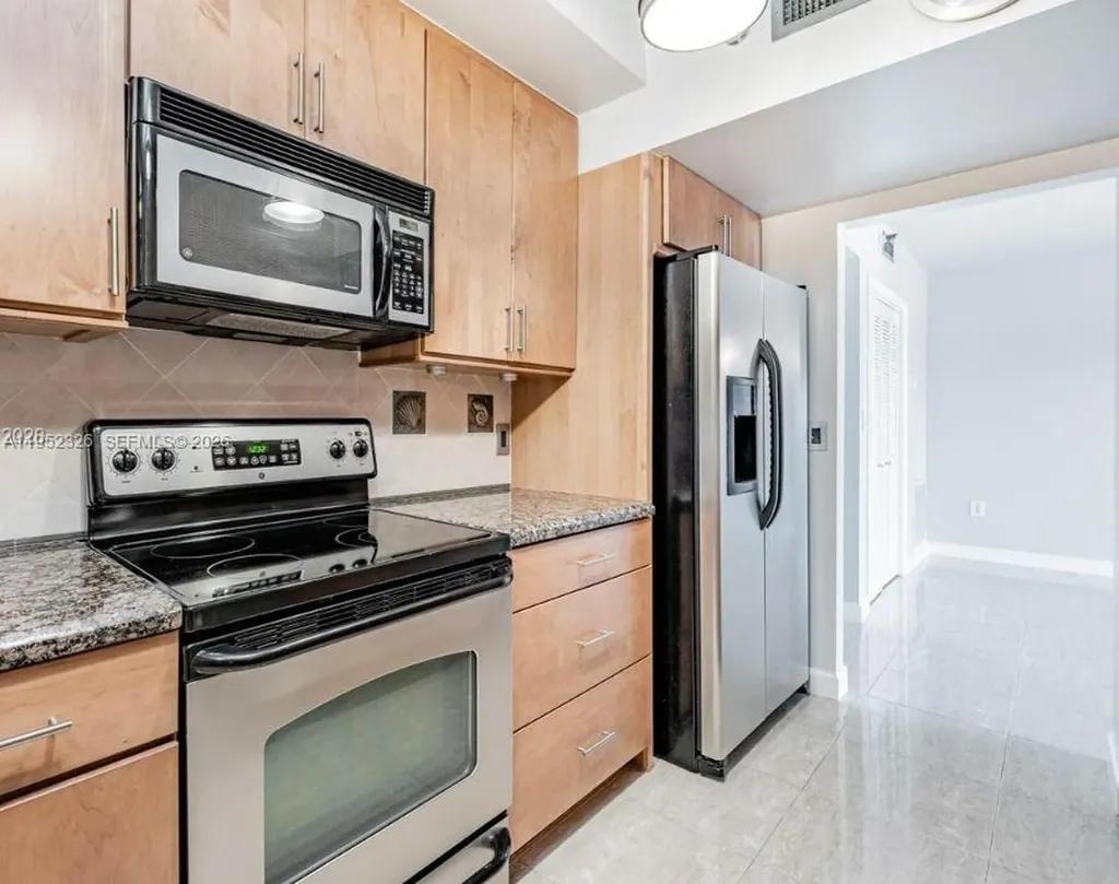 4001 Hillcrest Drive Hollywood FL 33021