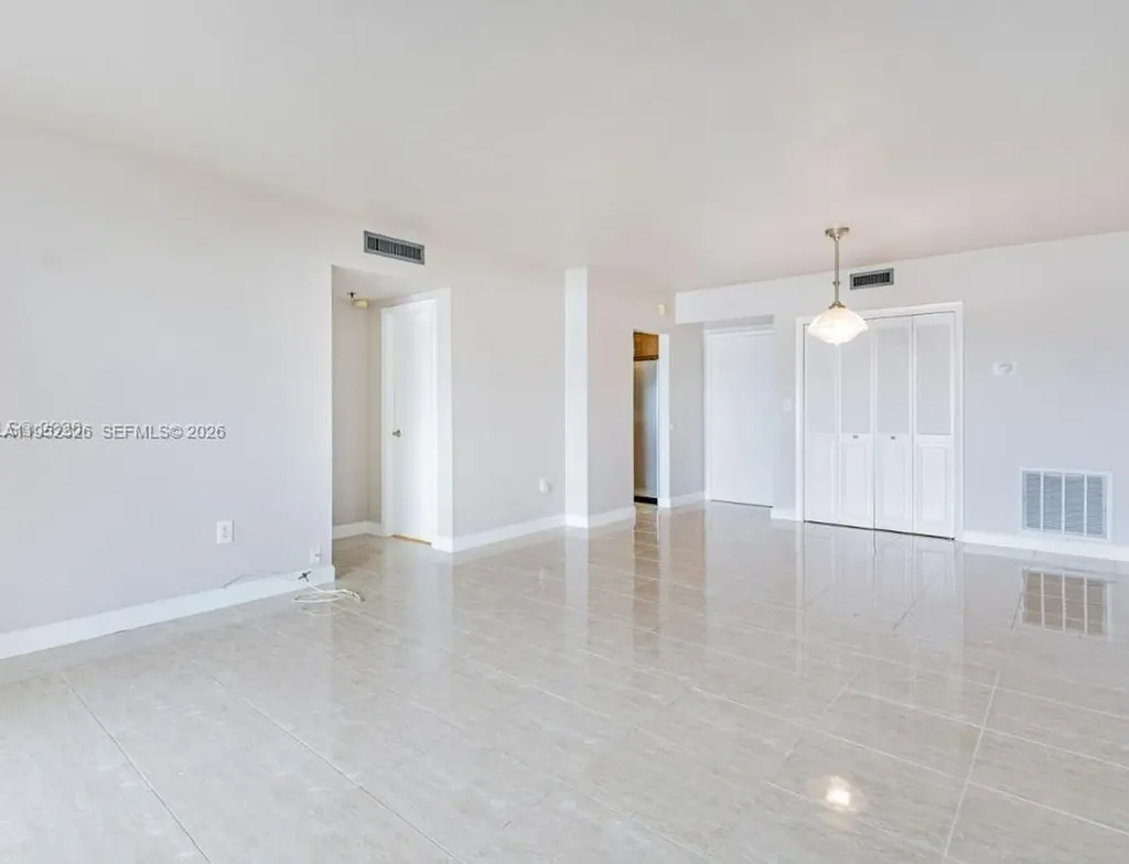 4001 Hillcrest Drive Hollywood FL 33021