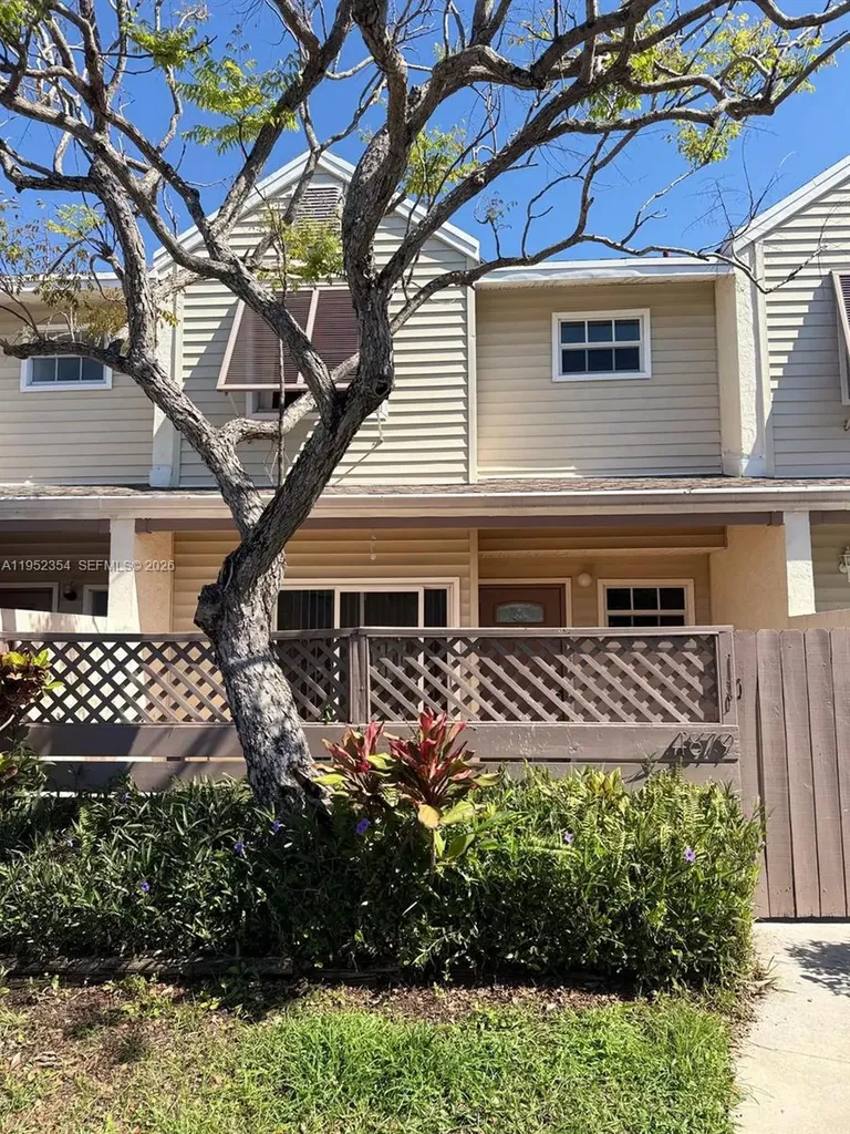 4879 N Hemingway Circle Margate FL 33063