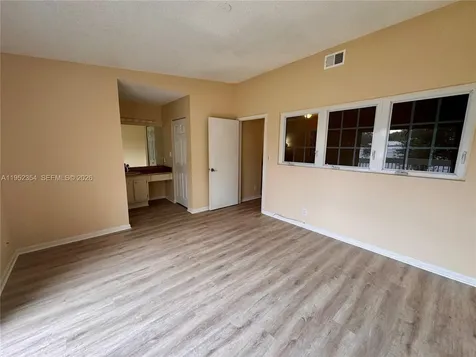 4879 N Hemingway Circle Margate FL 33063