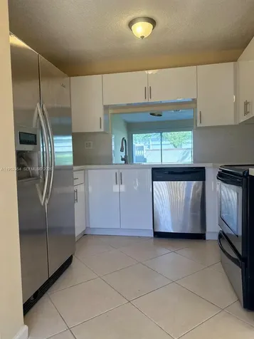 4879 N Hemingway Circle Margate FL 33063