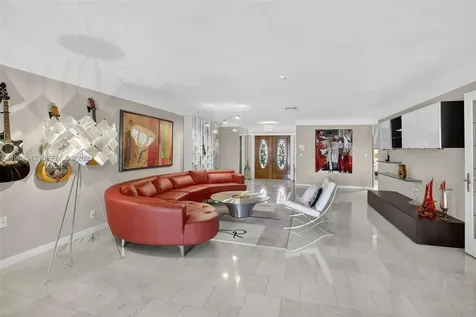 8704 Mahogany Avenue Plantation FL 33324
