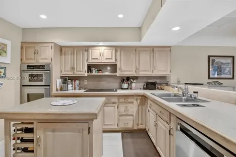 8704 Mahogany Avenue Plantation FL 33324