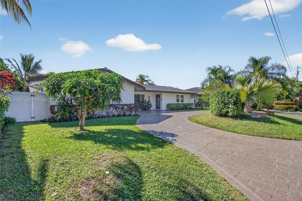 2910 NE 52nd Street Fort Lauderdale FL 33308