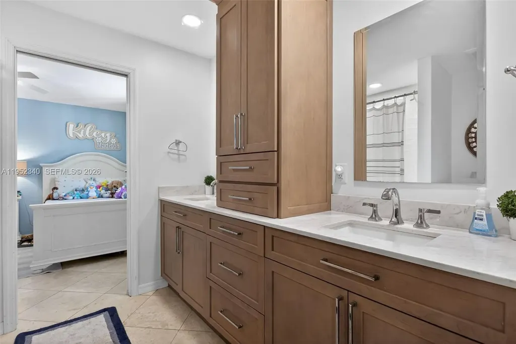 2910 NE 52nd Street Fort Lauderdale FL 33308