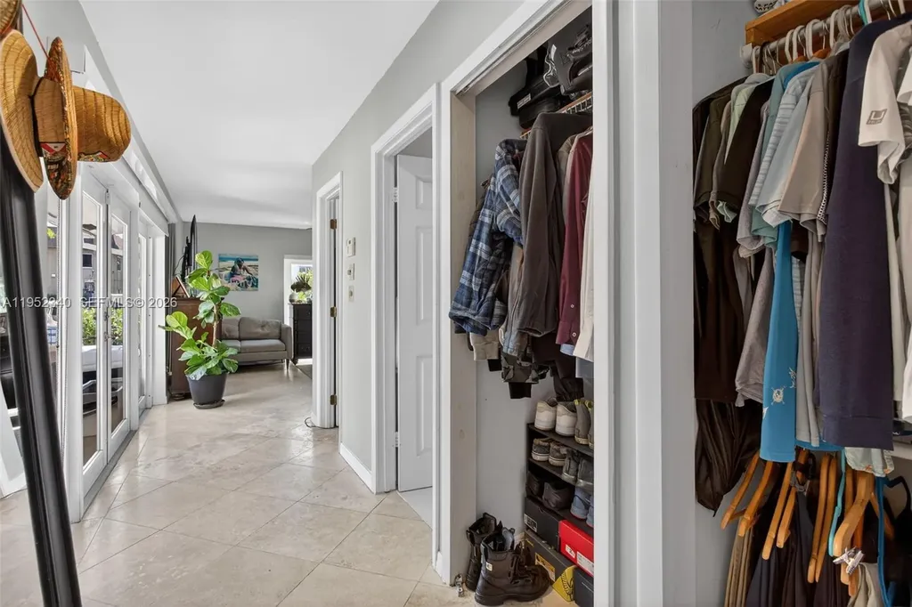 2910 NE 52nd Street Fort Lauderdale FL 33308