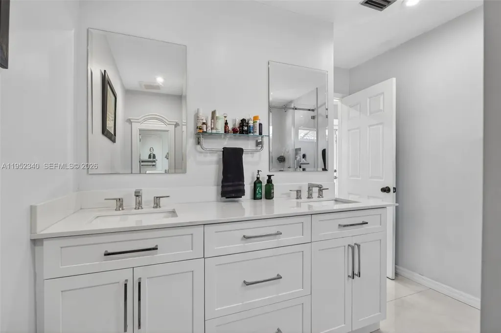 2910 NE 52nd Street Fort Lauderdale FL 33308