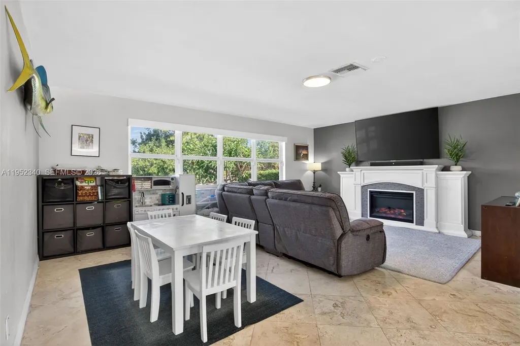 2910 NE 52nd Street Fort Lauderdale FL 33308