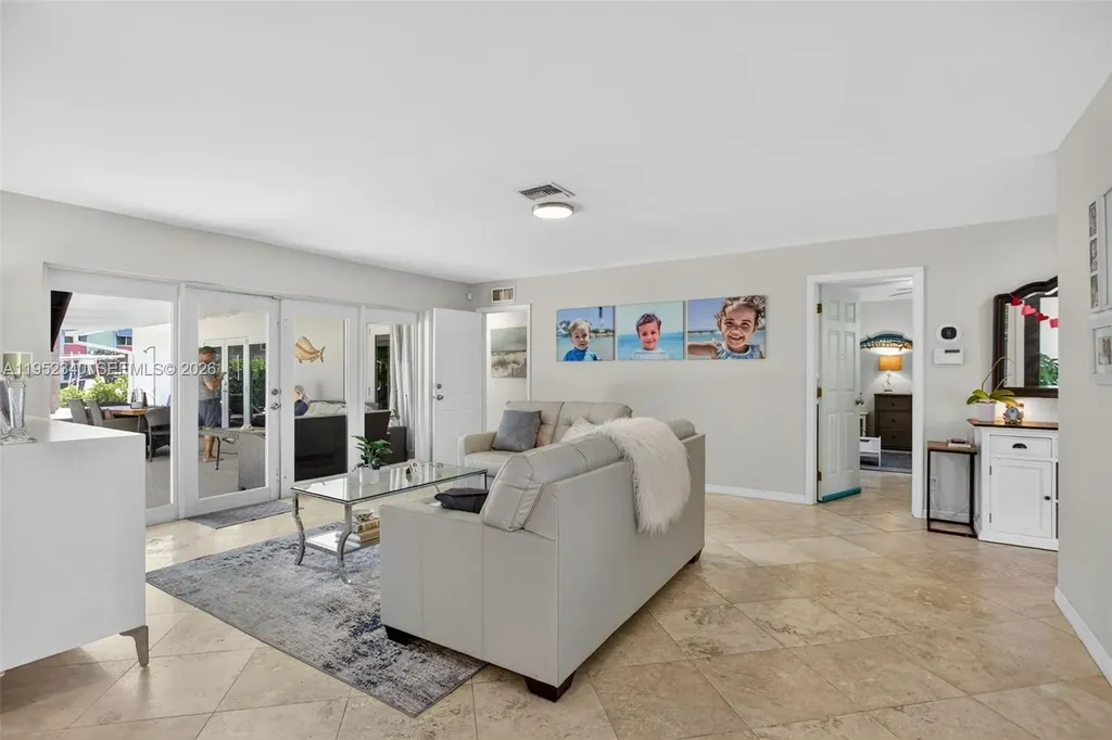 2910 NE 52nd Street Fort Lauderdale FL 33308