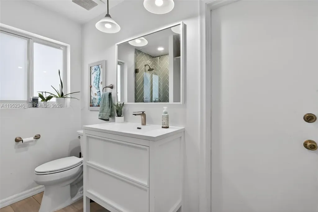 2910 NE 52nd Street Fort Lauderdale FL 33308