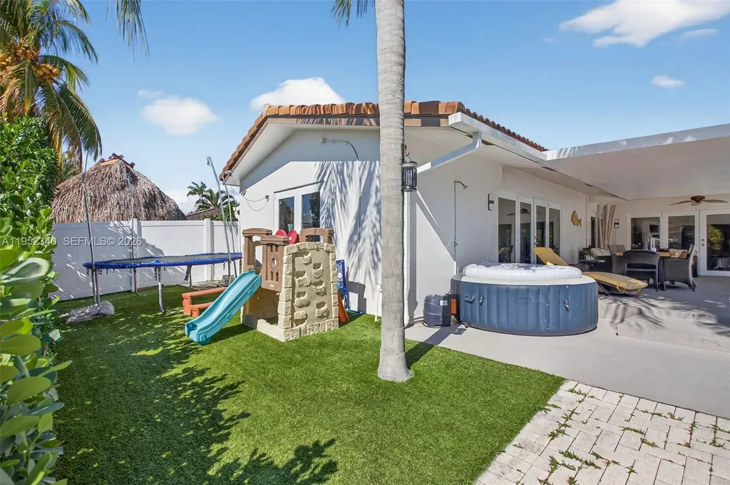 2910 NE 52nd Street Fort Lauderdale FL 33308