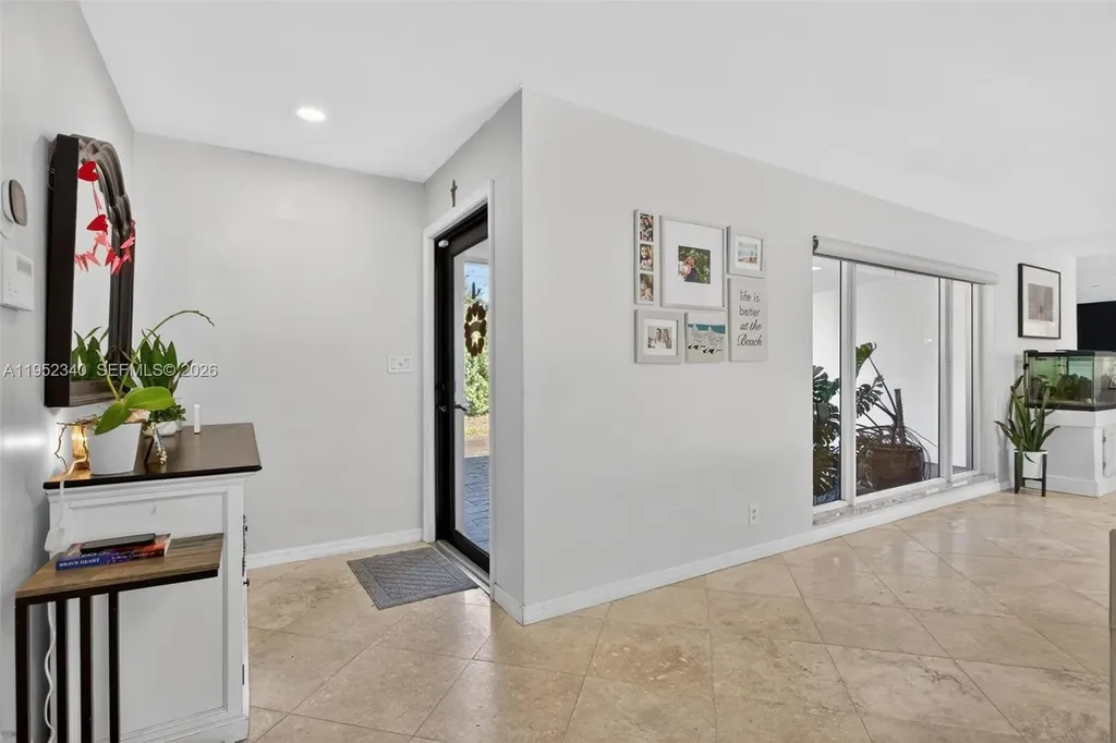 2910 NE 52nd Street Fort Lauderdale FL 33308