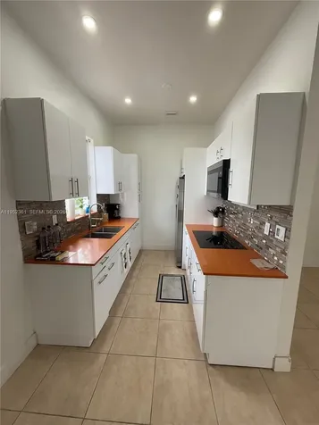 12202 SW 216th Street Miami FL 33170