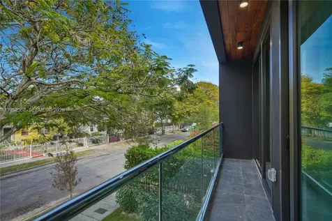 30 NE 50th Street Miami FL 33137