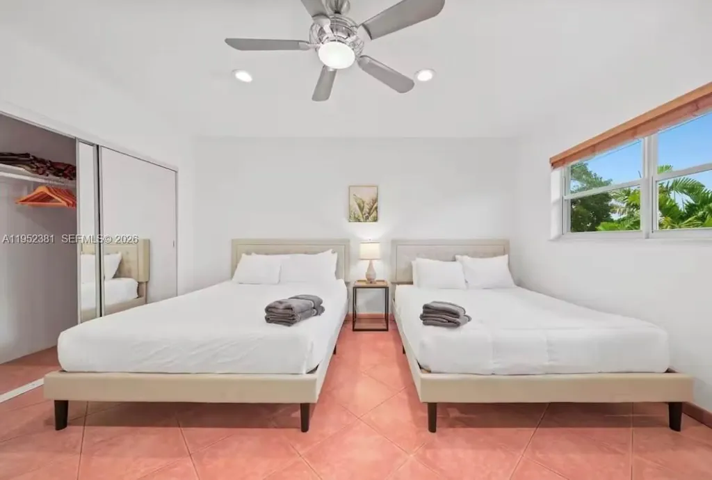 2424 NE 9th Street Fort Lauderdale FL 33304