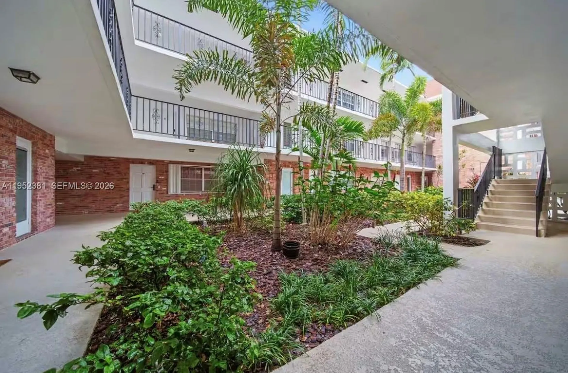 2424 NE 9th Street Fort Lauderdale FL 33304