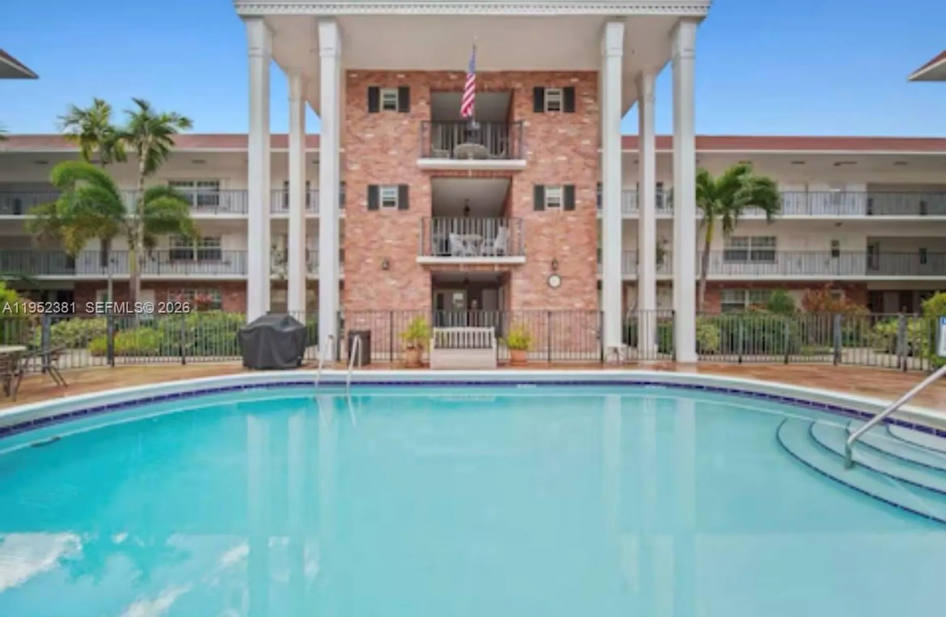 2424 NE 9th Street Fort Lauderdale FL 33304