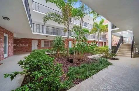 2424 NE 9th Street Fort Lauderdale FL 33304
