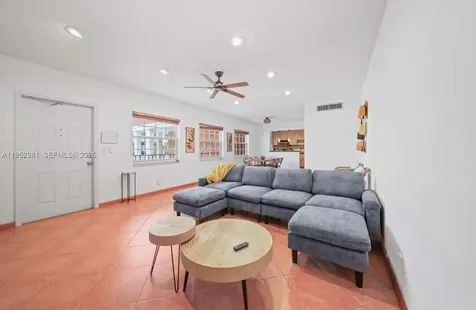 2424 NE 9th Street Fort Lauderdale FL 33304
