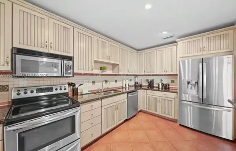 2424 NE 9th Street Fort Lauderdale FL 33304