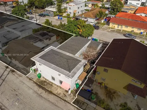2105 NW 1st Street Miami FL 33125