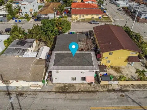 2105 NW 1st Street Miami FL 33125