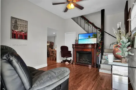 2105 NW 1st Street Miami FL 33125