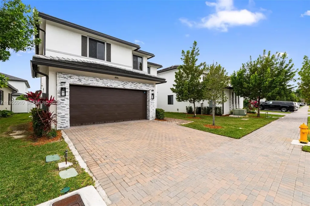8086 NW 47th Terrace Doral FL 33166