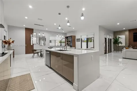 8086 NW 47th Terrace Doral FL 33166