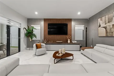 8086 NW 47th Terrace Doral FL 33166