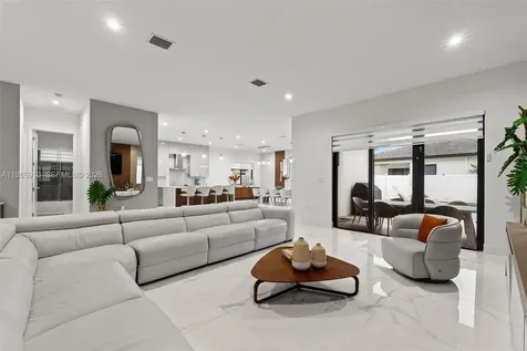 8086 NW 47th Terrace Doral FL 33166
