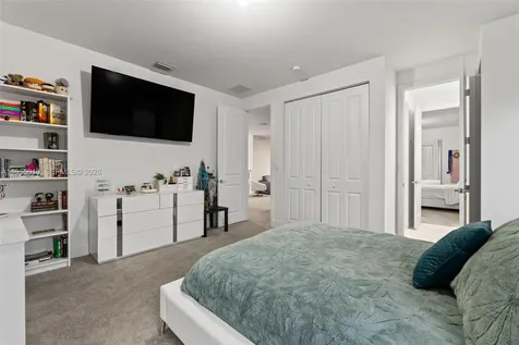 8086 NW 47th Terrace Doral FL 33166