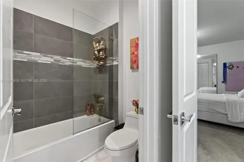 8086 NW 47th Terrace Doral FL 33166