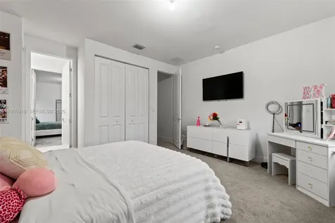 8086 NW 47th Terrace Doral FL 33166