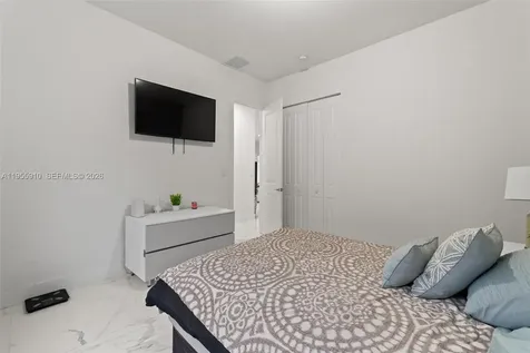 8086 NW 47th Terrace Doral FL 33166