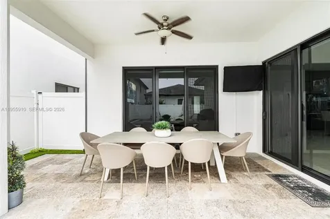 8086 NW 47th Terrace Doral FL 33166