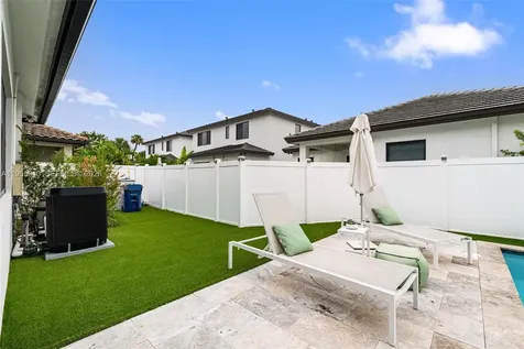 8086 NW 47th Terrace Doral FL 33166
