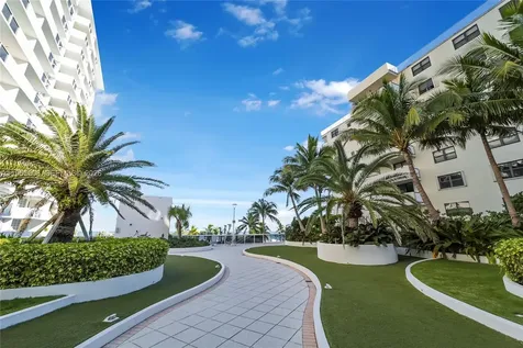 100 Lincoln Road Miami Beach FL 33139