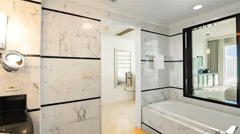 4391 Collins Avenue Miami Beach FL 33140