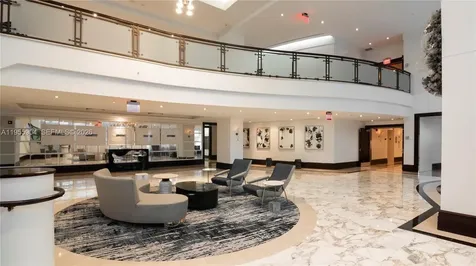 4391 Collins Avenue Miami Beach FL 33140
