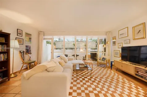 2666 Tigertail Avenue Coconut Grove FL 33133