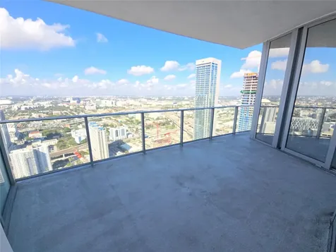 851 NE 1st Avenue Miami FL 33132