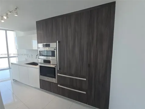 851 NE 1st Avenue Miami FL 33132