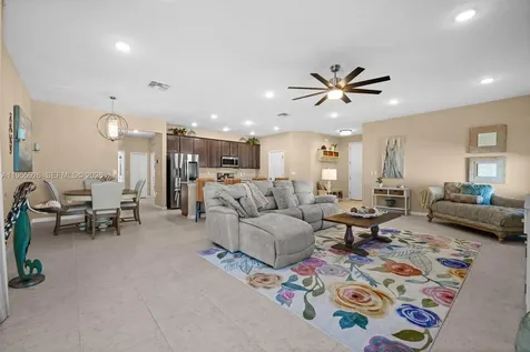 2213 SW 7th Place Cape Coral FL 33991