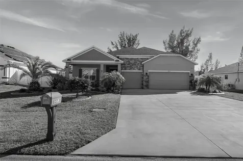 2213 SW 7th Place Cape Coral FL 33991
