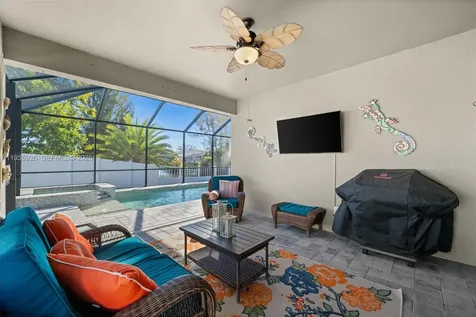 2213 SW 7th Place Cape Coral FL 33991