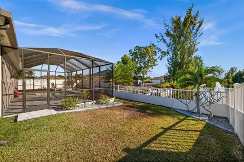 2213 SW 7th Place Cape Coral FL 33991
