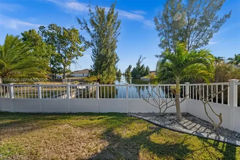 2213 SW 7th Place Cape Coral FL 33991