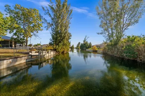 2213 SW 7th Place Cape Coral FL 33991
